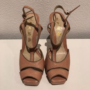 L.A.M.B. Heels in pink/grey